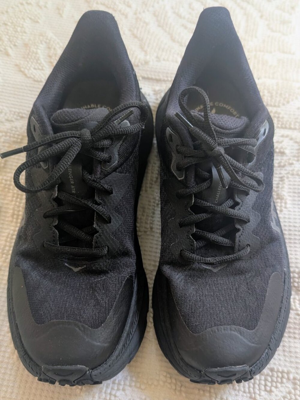 Black Hoka One One Size 6B